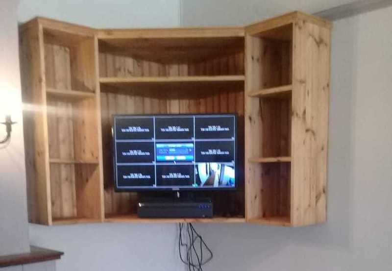 Oregon corner tv cabinet with shelves
